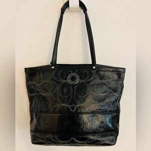 Coach Black Patent Leather Signature Logo Handbag Very Good Pre-Owned Condition